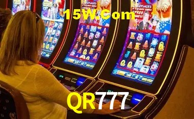Tela de boas-vindas e lobby de jogos do aplicativo QR777